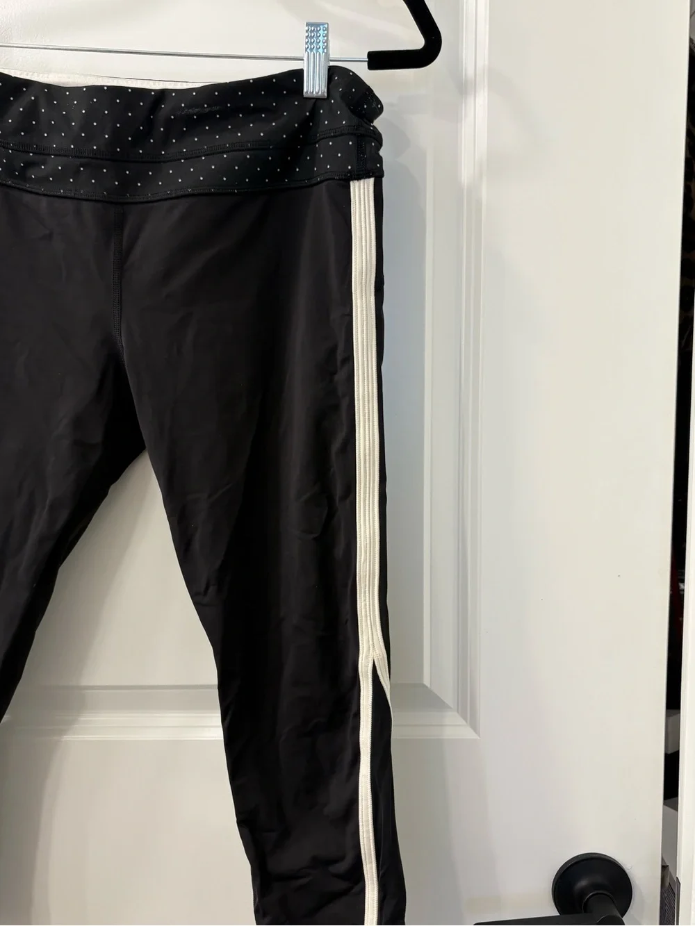 Lululemon Black Capri Leggings with White Side Stripe and Polka Dot Waistband
